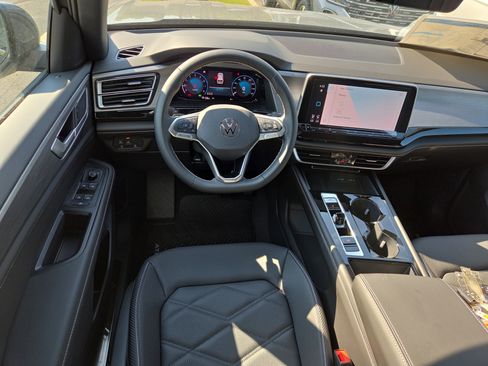 New 2026 Volkswagen Atlas Cross Sport SE image 7