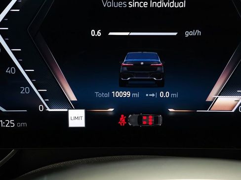 Used 2025 BMW 760i xDrive w/ Executive Package image 25