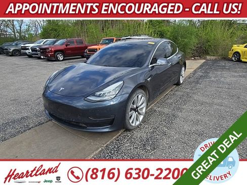 Used 2018 Tesla Model 3 Long Range image 1