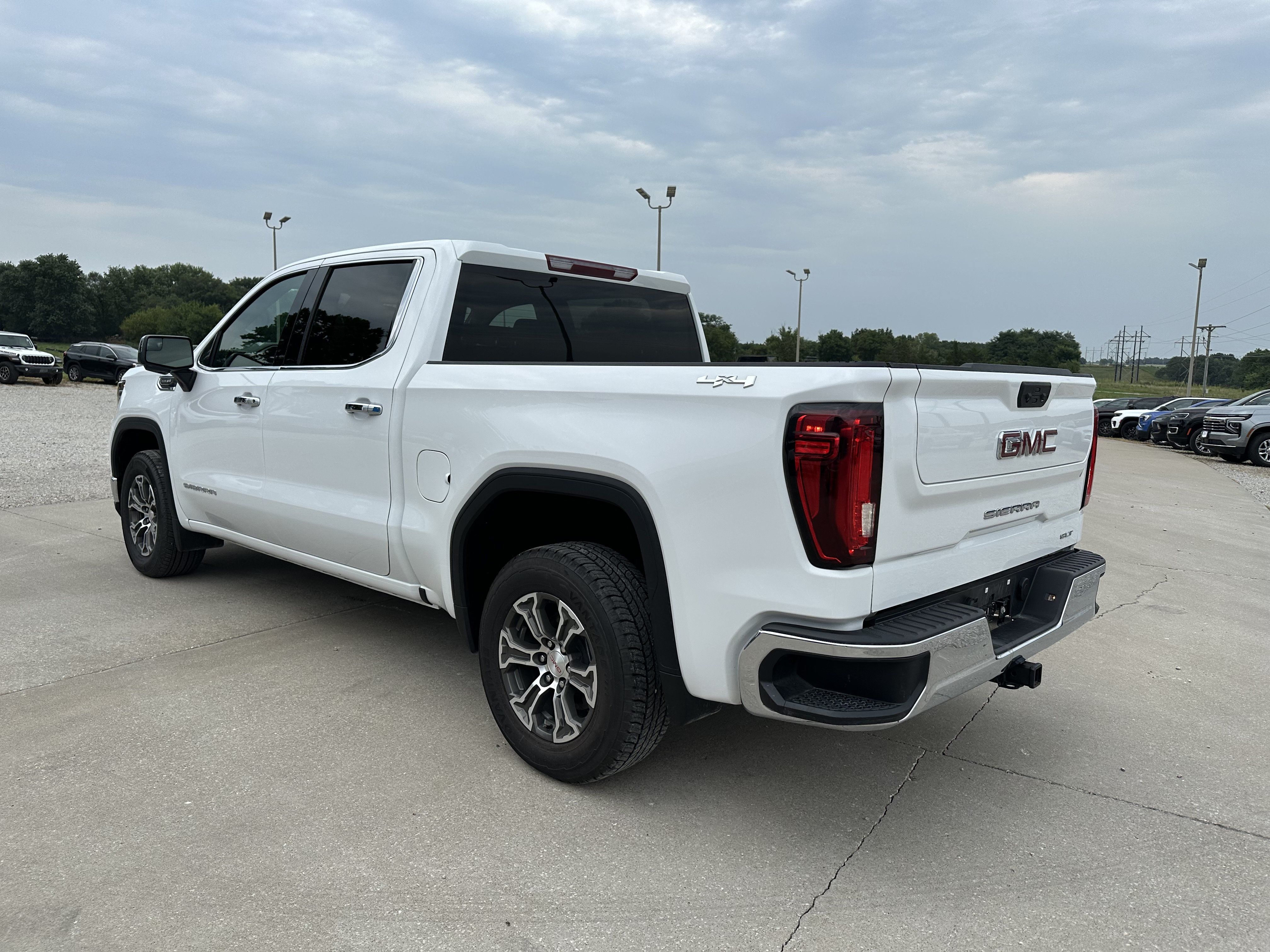Certified 2026 GMC Sierra 1500 SLT AWD/4WD image 6