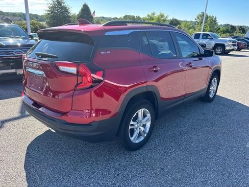 Used 2023 GMC Terrain SLE w/ Driver Convenience Package FWD image 3