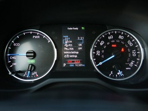 Used 2021 Toyota RAV4 LE image 22