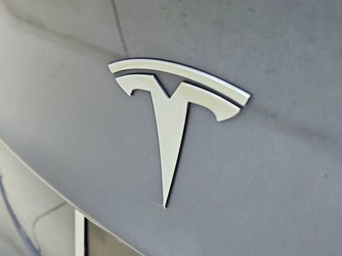 Used 2023 Tesla Model 3 Standard Range image 16