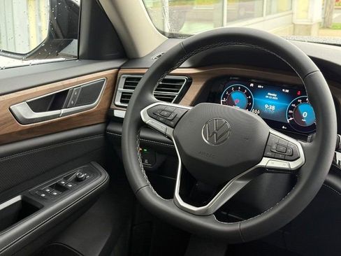 New 2026 Volkswagen Atlas SE image 10