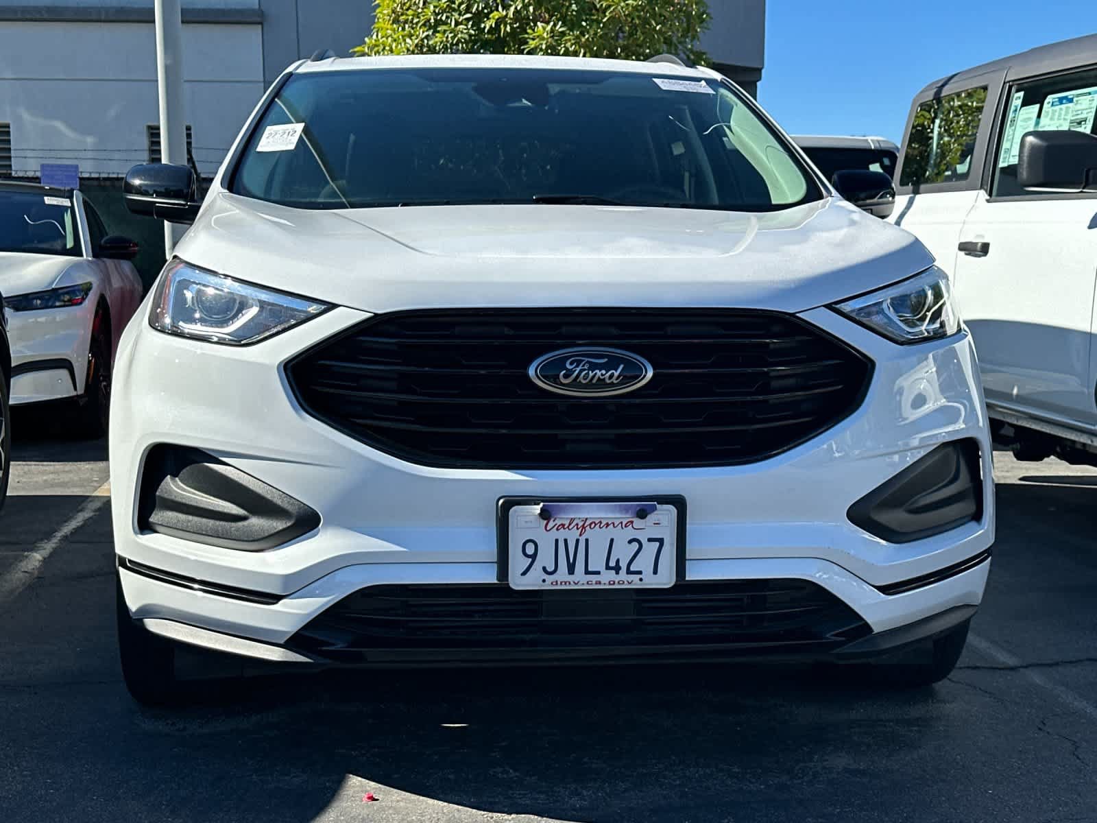 Used 2023 Ford Edge SE w/ Black Appearance Package AWD/4WD image 2