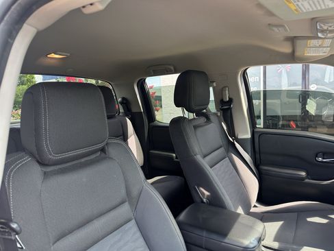 Used 2024 Nissan Frontier SV RWD image 13