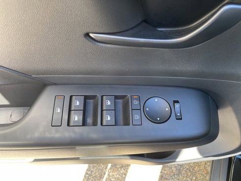 Used 2025 Hyundai Kona SE image 17