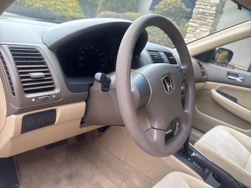 Used 2004 Honda Accord LX image 17