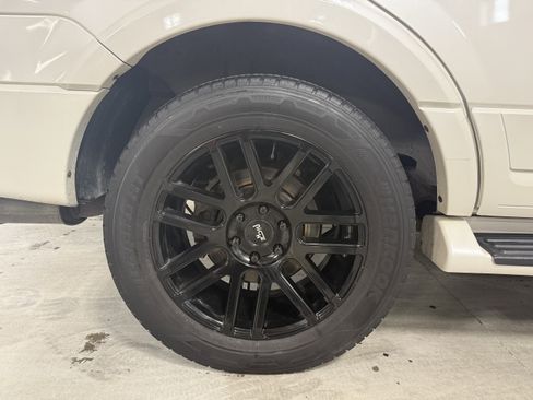 Used 2016 Ford Expedition Limited image 10