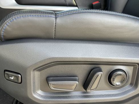 Used 2025 Toyota Tundra Platinum AWD/4WD image 27