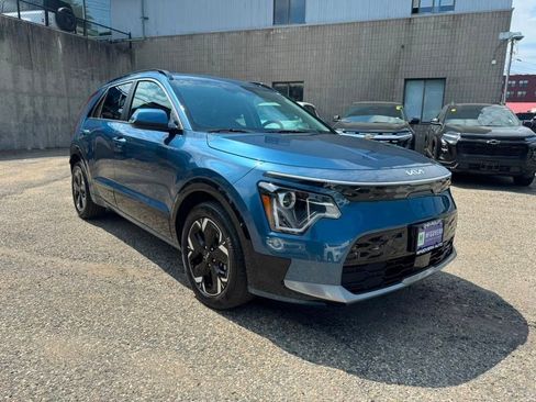 Used 2023 Kia Niro Wind w/ Wind Preserve Package FWD image 9