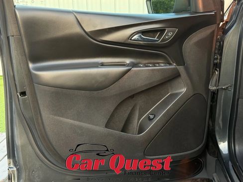 Used 2019 Chevrolet Equinox LT w/ Driver Convenience Package FWD image 11