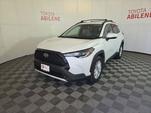 Certified 2024 Toyota Corolla Cross LE FWD image 1