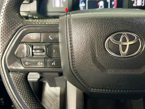 Used 2025 Toyota Tacoma SR image 18