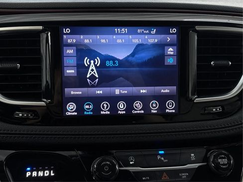 Used 2018 Chrysler Pacifica Limited FWD image 43