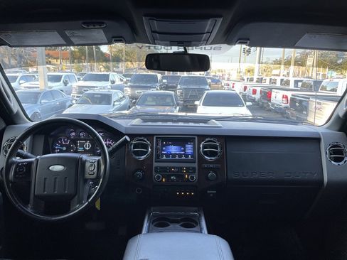 Used 2011 Ford F250 Lariat w/ Lariat Interior Pkg image 5