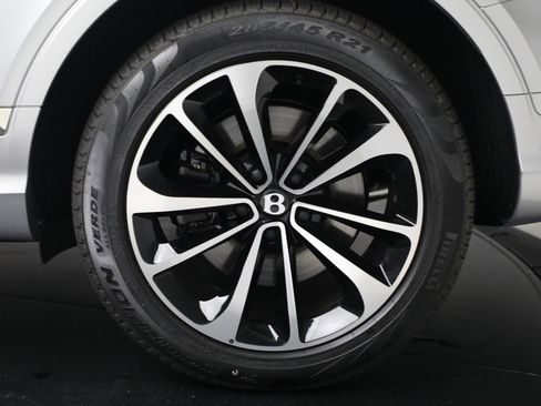 New 2025 Bentley Bentayga Extended Wheelbase image 43