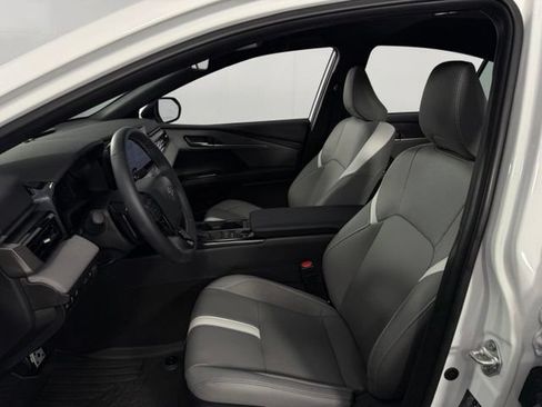 Used 2025 Toyota Camry SE w/ Multimedia Upgrade Package FWD image 15