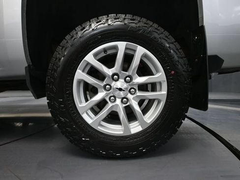 Used 2018 Chevrolet Silverado 1500 LT w/ All Star Edition AWD/4WD image 13