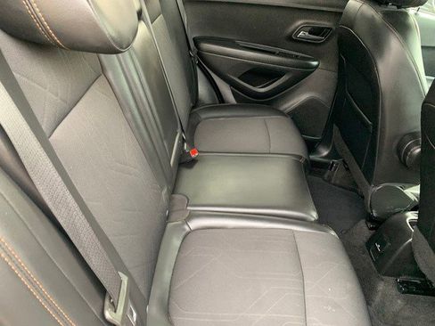 Certified 2022 Chevrolet Trax LT w/ LT Convenience Package image 16