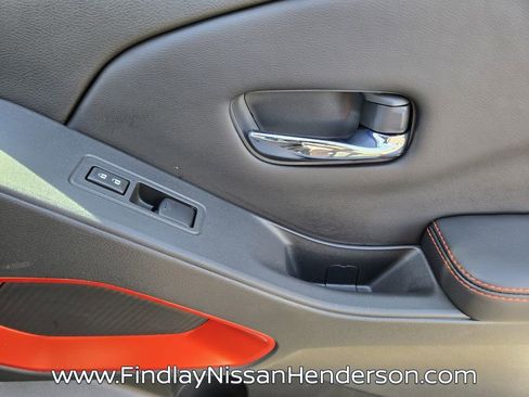 Used 2025 Nissan Frontier Pro-X w/ Pro Convenience Package RWD image 19