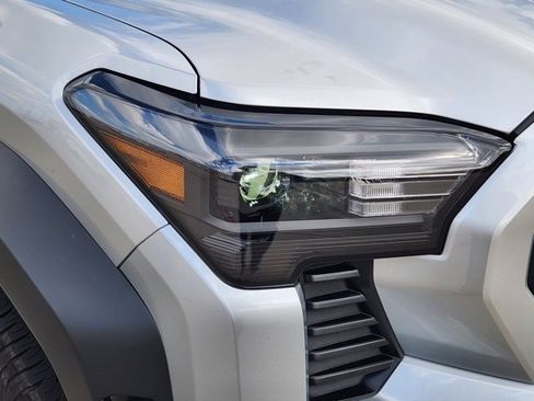 Used 2024 Toyota Tacoma TRD Off-Road image 9