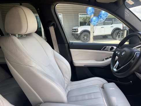 Used 2022 BMW X5 sDrive40i w/ Premium Package RWD image 10