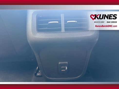 Used 2024 Chevrolet Equinox LT AWD/4WD image 36