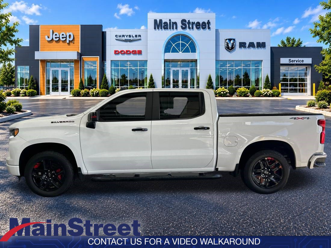 Used 2022 Chevrolet Silverado 1500 RST w/ Redline Edition AWD/4WD image 2