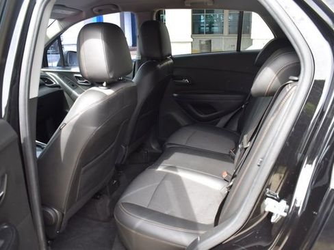 Used 2022 Chevrolet Trax LT w/ LT Convenience Package AWD/4WD image 20