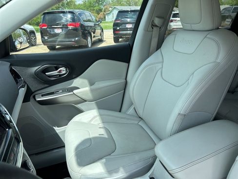 Used 2021 Jeep Cherokee Limited w/ Elite Package image 11