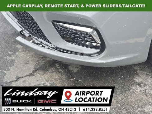 Used 2025 Chrysler Pacifica Select image 3