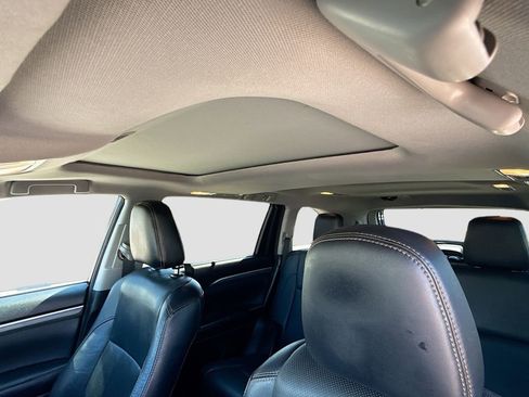 Used 2017 Toyota Highlander Limited image 28