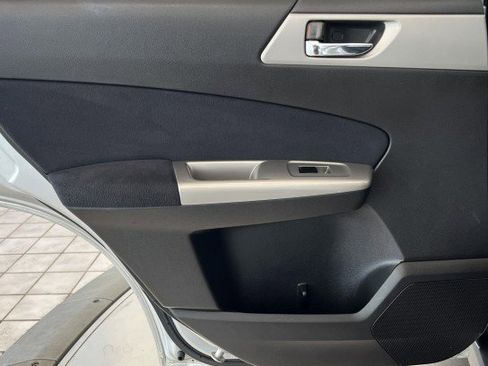 Used 2010 Subaru Forester 2.5X Limited image 31