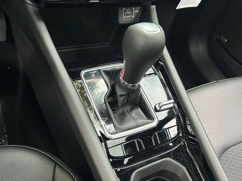 New 2025 Jeep Compass Latitude w/ Sun & Sound Group image 22