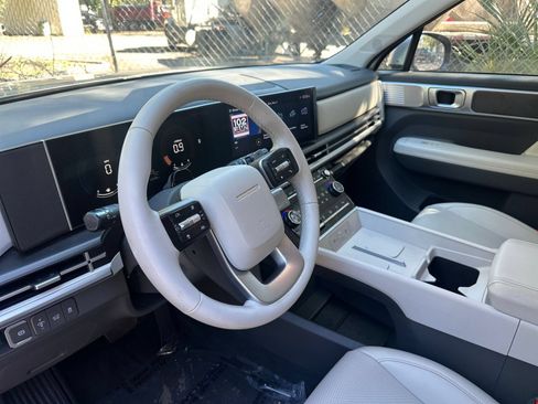 Used 2025 Hyundai Santa Fe SEL FWD image 36