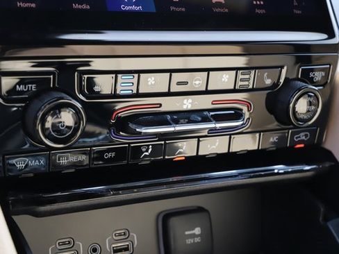 New 2025 Jeep Grand Cherokee Limited image 29