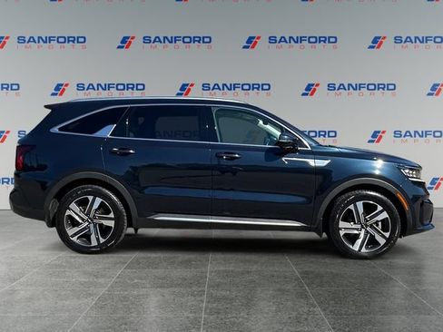 Used 2023 Kia Sorento SX Prestige w/ Panoramic Sunroof Package AWD/4WD image 6