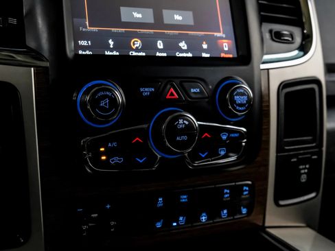 Used 2018 RAM 2500 Laramie w/ Convenience Group AWD/4WD image 32
