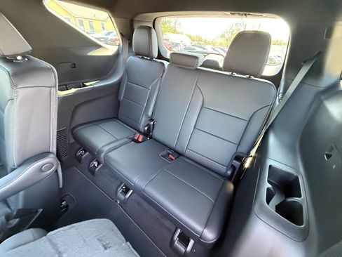 New 2026 Chevrolet Traverse LT image 25