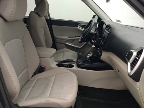 Used 2022 Kia Soul LX w/ Technology Package FWD image 21