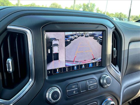 Used 2022 GMC Sierra 2500 AT4 w/ AT4 Preferred Package AWD/4WD image 24