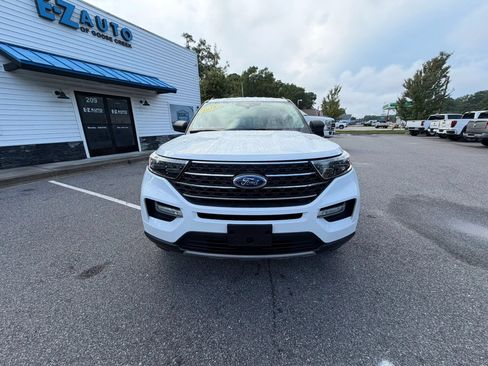 Used 2020 Ford Explorer XLT w/ Equipment Group 202A RWD image 3