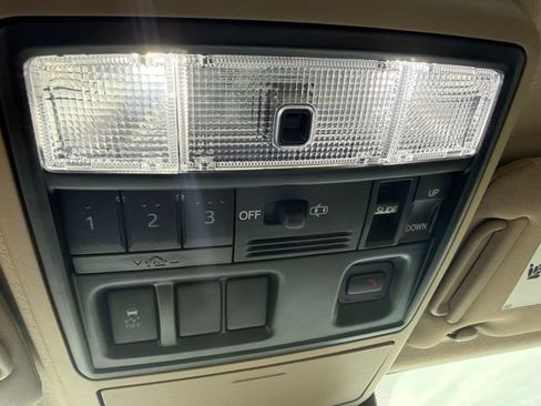 Used 2022 Toyota 4Runner SR5 Premium w/ Moonroof Package RWD image 25