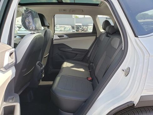 New 2026 Volkswagen Taos SE AWD/4WD image 8