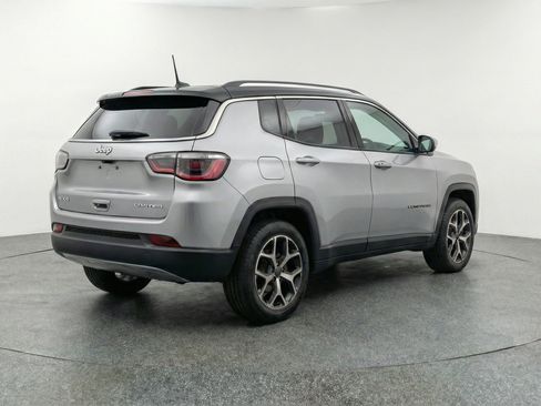 Used 2025 Jeep Compass Limited AWD/4WD image 9