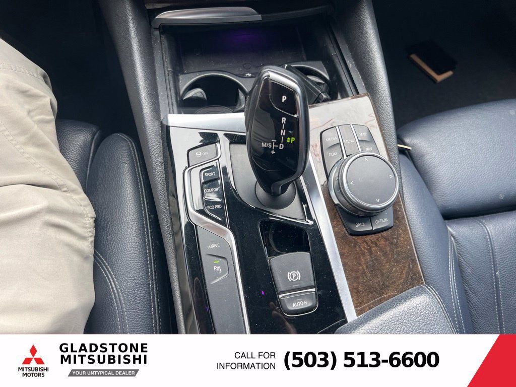 Used 2018 BMW 530e xDrive AWD/4WD image 10