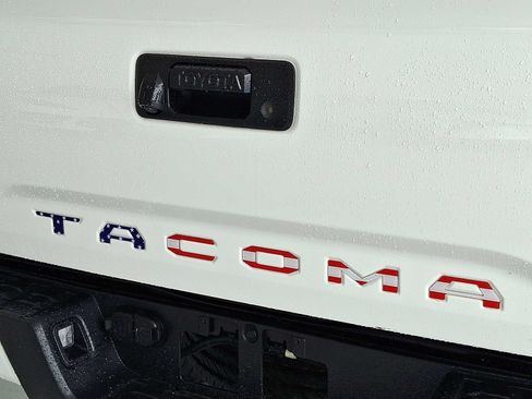 Used 2023 Toyota Tacoma TRD Sport AWD/4WD image 28