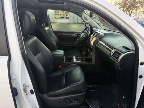 Used 2014 Lexus GX 460 image 28