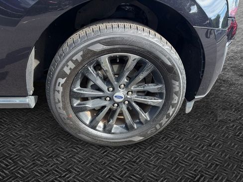 Used 2019 Ford Expedition Max Limited RWD image 11